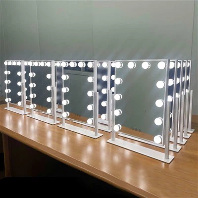 Голливудское зеркало с подсветкой для макияжа
